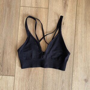 Lululemon Seamlessly Plunge Bra